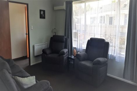 Photo of property in 10 Sturrocks Road, Redwood, Christchurch, 8051