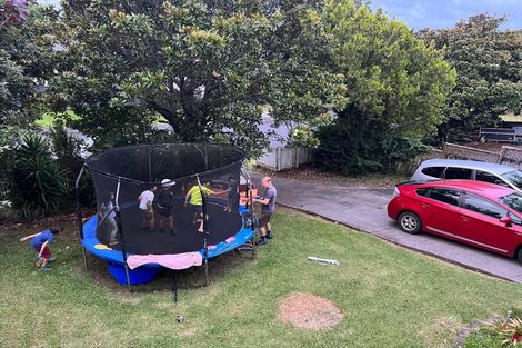 Photo of property in 6 Lemnos Place, Titirangi, Auckland, 0604