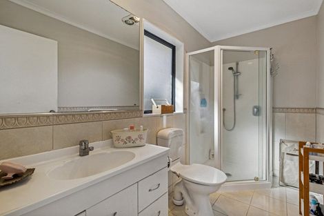 Photo of property in 20 Villino Place, Randwick Park, Auckland, 2105