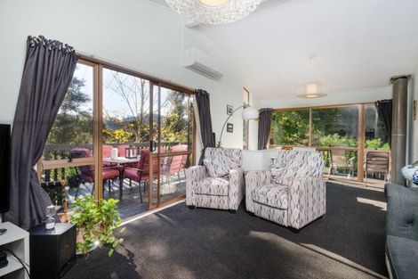 Photo of property in 42 Opanuku Road, Henderson Valley, Auckland, 0612
