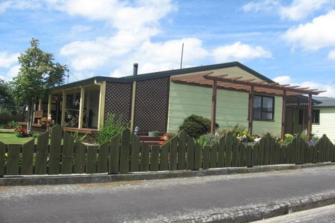 Photo of property in 3 Maire Street, Pahiatua, 4910