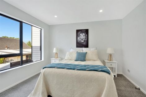 Photo of property in 45b Portadown Avenue, Pakuranga Heights, Auckland, 2010