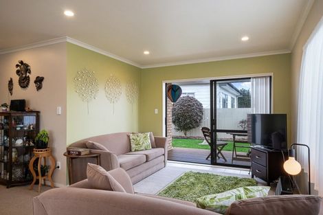 Photo of property in 172a Bartholomew Road, Levin, 5510