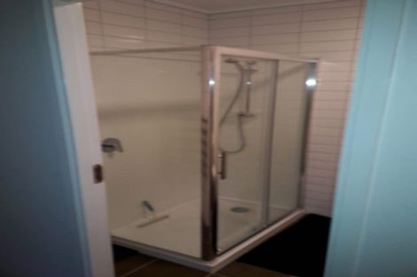 Photo of property in 2/2 Oriental Terrace, Mount Victoria, Wellington, 6011