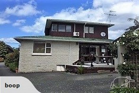 Photo of property in 10 Vaughan Crescent, Murrays Bay, Auckland, 0630