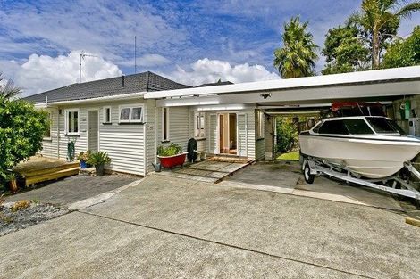 Photo of property in 255 Glenfield Road, Hillcrest, Auckland, 0627
