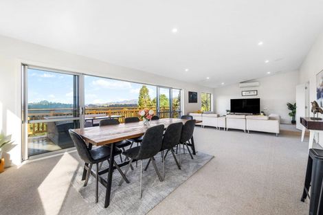 Photo of property in 1100-1102 Scenic Drive North, Swanson, Auckland, 0816