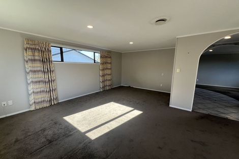 Photo of property in 18 Deodar Place, Totara Heights, Auckland, 2105