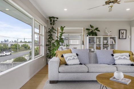 Photo of property in 28 Richmond Avenue, Northcote Point, Auckland, 0627