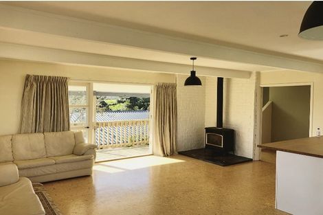 Photo of property in 119 Wairau Road, Oakura, 4314