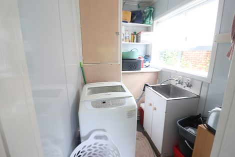 Photo of property in 25 Kaipatiki Road, Glenfield, Auckland, 0629