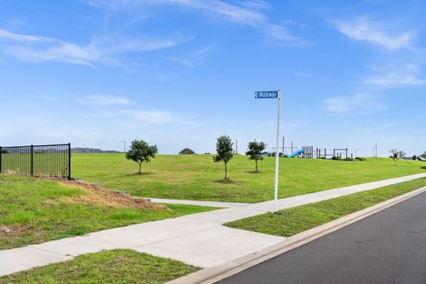 Photo of property in 20 Kapiakauri Road, One Tree Point, 0118