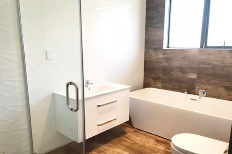 Photo of property in 8 Hillpark Drive, Pokeno, 2402