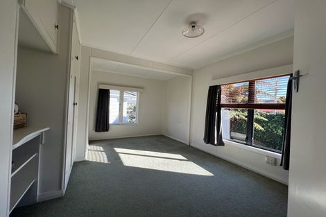 Photo of property in 24 Golf Road, Paraparaumu Beach, Paraparaumu, 5032