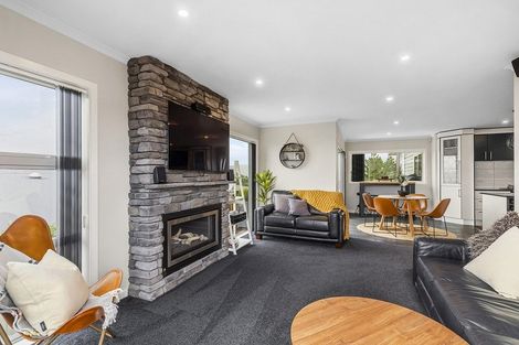 Photo of property in 152 Endeavour Drive, Whitby, Porirua, 5024