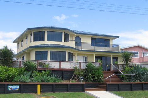 Photo of property in 142 Seaforth Road, Waihi Beach, 3611