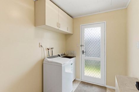 Photo of property in 48a Rewarewa Crescent, Waikanae, 5036