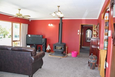 Photo of property in 63 Half Mile Road, Tuatapere, 9620