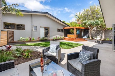 Photo of property in 10 Sea View Terrace, Cockle Bay, Auckland, 2014