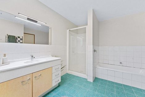 Photo of property in 2/310 Glenvar Road, Torbay, Auckland, 0630