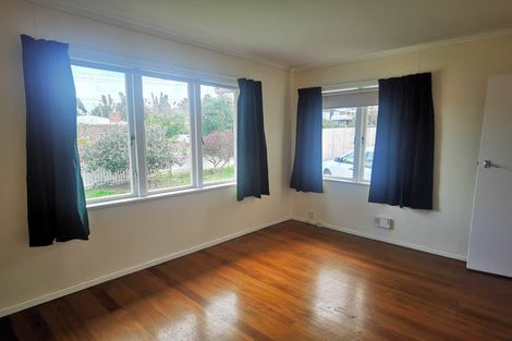Photo of property in 14 Cron Avenue, Te Atatu South, Auckland, 0610