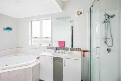 Photo of property in 29 Fraser Avenue, Johnsonville, Wellington, 6037