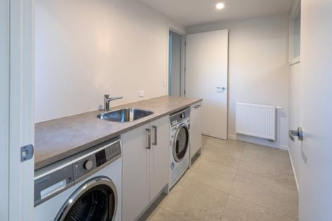 Photo of property in 1 Parkview Street, Wanaka, 9382