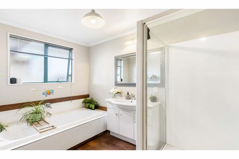 Photo of property in 24 Whitby Street, Clyde, 9330