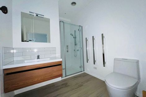 Photo of property in 32 Wairoa Road, Narrow Neck, Auckland, 0624