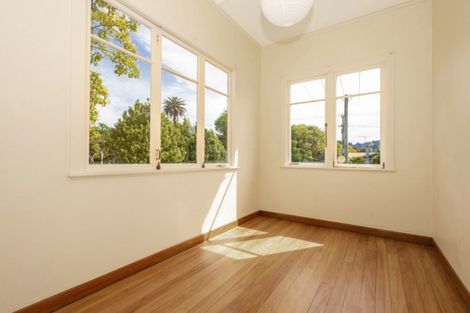 Photo of property in 18 Carnarvon Street, Gisborne, 4010