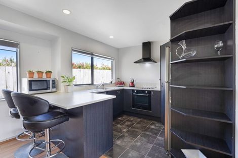 Photo of property in 16 O'sullivan Place, Waiuku, 2123