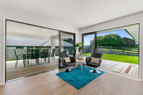 Photo of property in 2 Evan Tasman Lane, Waiuku, 2123