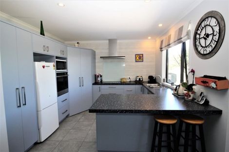 Photo of property in 8 Gordon Street, Woodville, 4920