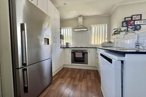 Photo of property in 5 Waipani Road, Te Atatu Peninsula, Auckland, 0610