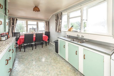 Photo of property in 15 Churchill Crescent, Tawhero, Whanganui, 4501