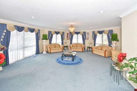 Photo of property in 12 Pistachio Place, Goodwood Heights, Auckland, 2105