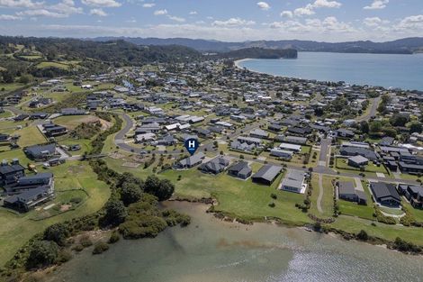 Photo of property in 2 Admiral Drive, Cooks Beach, Whitianga, 3591