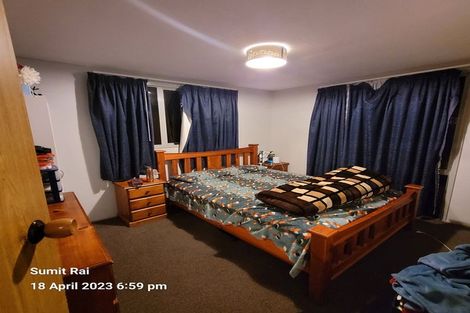 Photo of property in 14a Sunhaven Drive, Newlands, Wellington, 6037