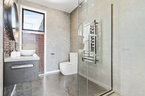 Photo of property in 5 Codlin Road, Waiuku, 2683