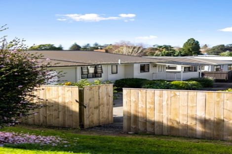 Photo of property in 22 Queen Road, Bellevue, Tauranga, 3110