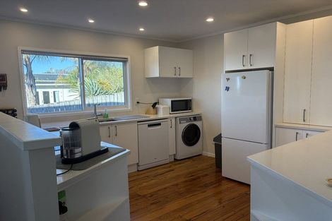Photo of property in 5 Sealy Road, Torbay, Auckland, 0630