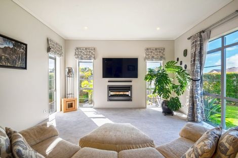 Photo of property in 31 Oakway Drive, Schnapper Rock, Auckland, 0632