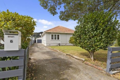 Photo of property in 6 Durham Crescent, Fairfield, Lower Hutt, 5011