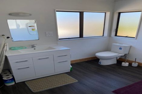 Photo of property in 2a Coniston Avenue, Te Atatu South, Auckland, 0610