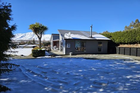 Photo of property in 12 O'neill Place, Lake Tekapo, 7999