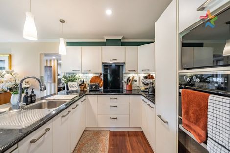 Photo of property in 44 Woodland Mews, Wainuiomata, Lower Hutt, 5014