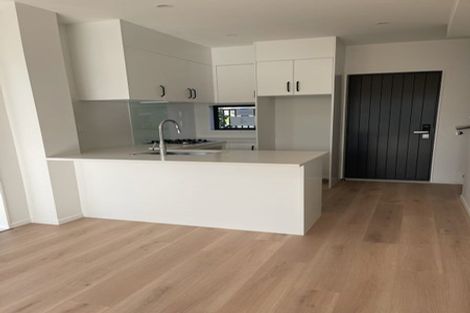 Photo of property in 4/62 Highland Drive, Highland Park, Auckland, 2010