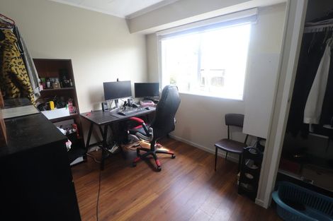 Photo of property in 1/139 Spinella Drive, Bayview, Auckland, 0629