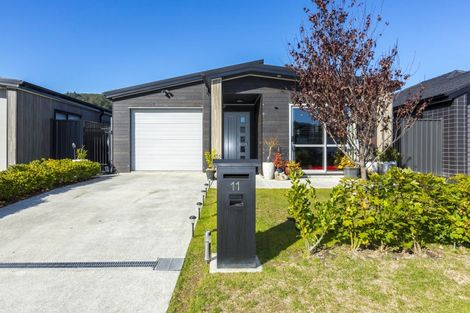 Photo of property in 11 Te Kaeaea Crescent, Wallaceville, Upper Hutt, 5018