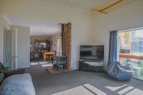 Photo of property in 5 Main Road, Pleasant Point, 7903